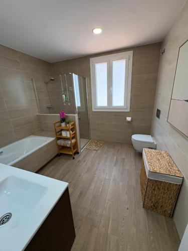 Luxury Villa with Panorama View and Heated Pool