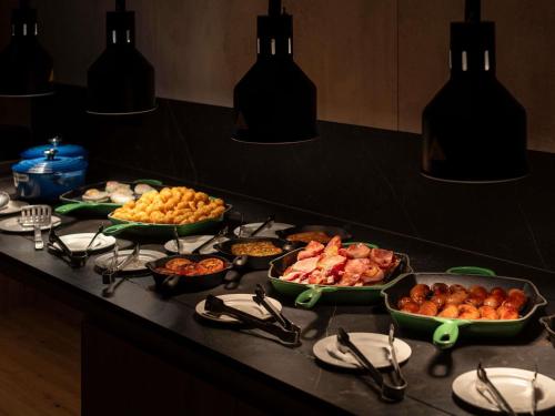 Comida en o cerca de este hotel