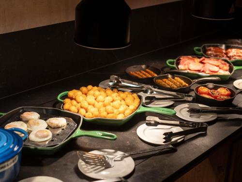 Comida en o cerca de este hotel