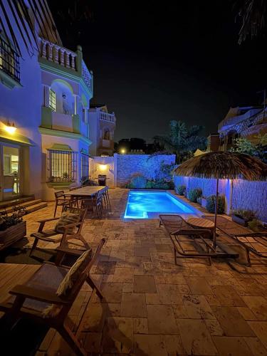Luxury Villa with Panorama View and Heated Pool