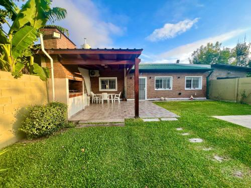 Το κτήριο όπου στεγάζεται  η παραθεριστική κατοικία