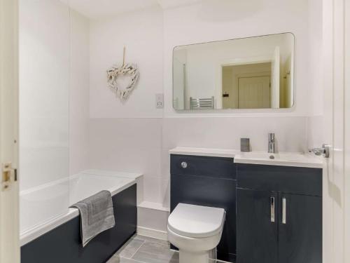 Ένα μπάνιο στο 3 Bed in Rye 90766