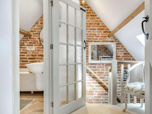 Vannituba majutusasutuses 2 Bed in Ednaston 89339