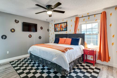 a bedroom with a bed and a ceiling fan at 9 Mi to Legoland Family Gem with Games Galore! in Eagle Lake