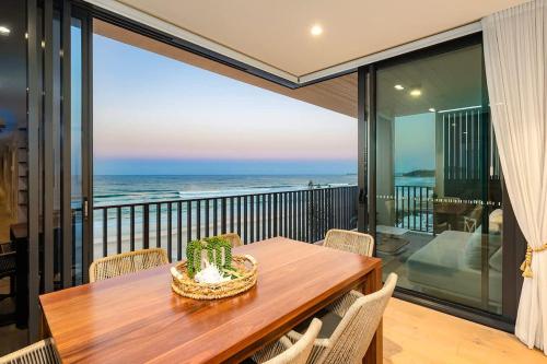 Palm Beach Lux 3BR Oceanfront