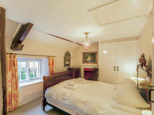 Ένα ή περισσότερα κρεβάτια σε δωμάτιο στο 4 Bed in Near and Far Sawrey LLH02