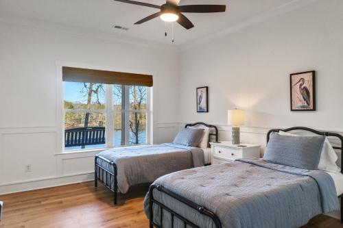 Postel nebo postele na pokoji v ubytování The Hideaway at Lake Hartwell