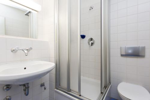 Phòng tắm tại Jugendherberge Bonn