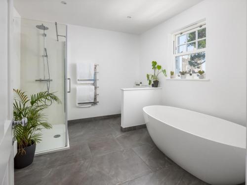 Koupelna v ubytování 5 Bed in Bude 85698