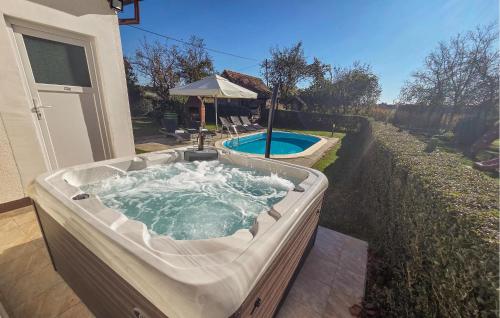 2 Bedroom Stunning Home In Gudovac