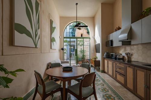 Kuchyň nebo kuchyňský kout v ubytování Casa Pistache, colonial hideout