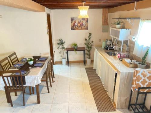 Kuchyň nebo kuchyňský kout v ubytování Bucana Beach House North El Nido