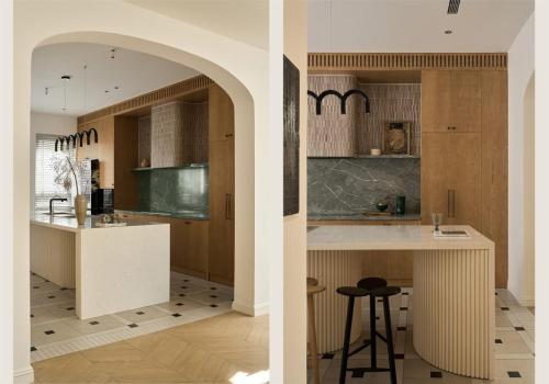 Una cocina o cocineta en The Amber Lotus Hanoi-Elegant Stay with Rooftop Pool & Free Pickup-Near Old Quarter