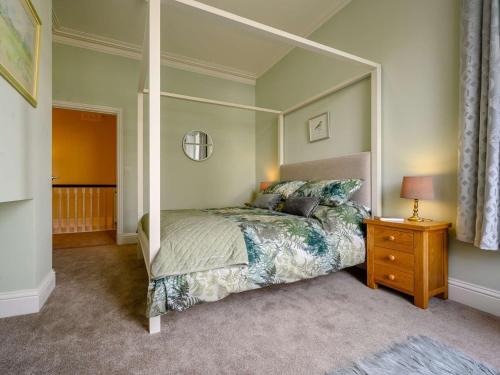 Ένα ή περισσότερα κρεβάτια σε δωμάτιο στο 3 Bed in Keswick 86867