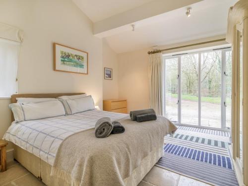 Postel nebo postele na pokoji v ubytování 3 Bed in Ross on Wye 94442