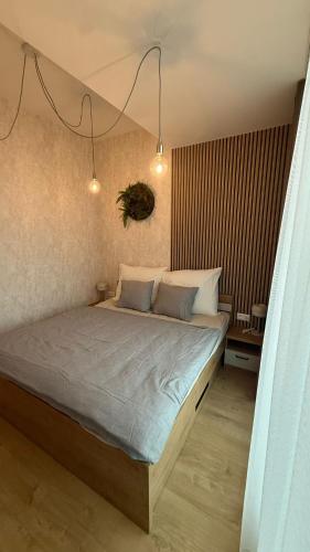 Chic 1BR & 1LR Apartment Panoramic Sky View