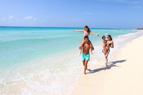 Huéspedes de Sandos Playacar All Inclusive