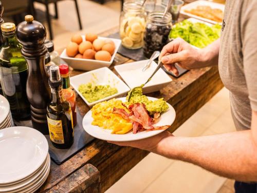 Φαγητό σε αυτό το ξενοδοχείο ή κάπου εκεί κοντά