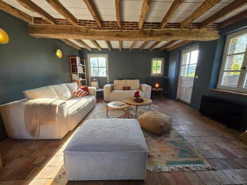 Χώρος καθιστικού στο Rénovation de charme, nature, étang, authenticité