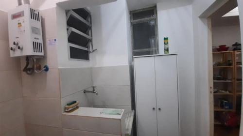 Ένα μπάνιο στο Conforto e localização perfeita no Rio de Janeiro