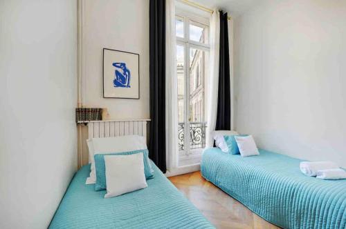 Champs Élysées : Appartement 200 m2 avec balcon