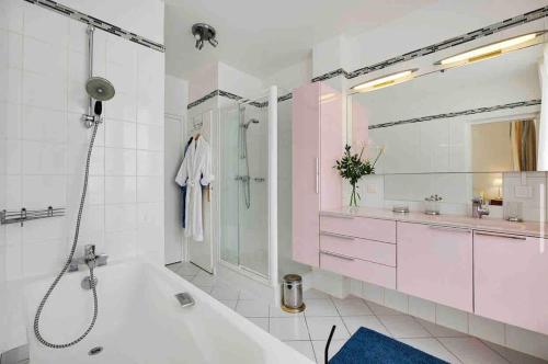 Champs Élysées : Appartement 200 m2 avec balcon