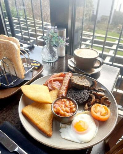 Jídlo v hotelu nebo okolí