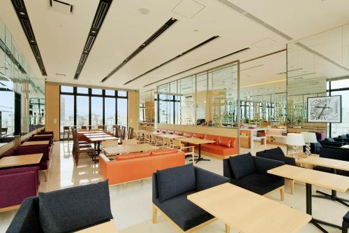 Posezení v ubytování Candeo Hotels Kobe Tor Road