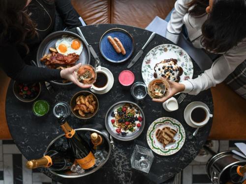 Mâncare la sau în apropiere de acest hotel