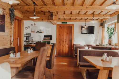 Posezení v ubytování Hotel Forsthof