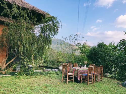 Κήπος έξω από το Mường Zen Villa