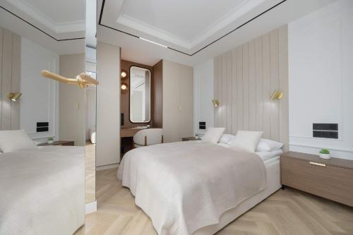 Elegant Apartments Ząbkowska with Parking & AC by Renters Prestige