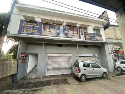 Tòa nhà nơi nhà trọ tọa lạc