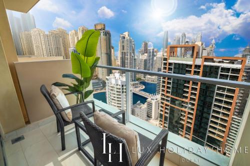 LUX The JW Marina Suite 4