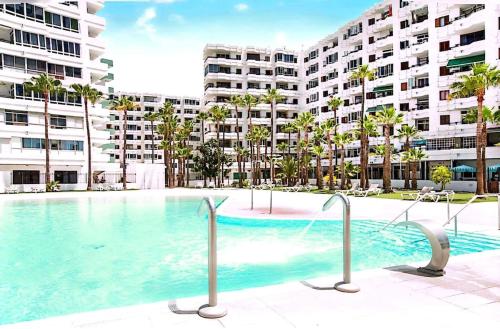 Sunny Seasons by Casas Cocodrilo