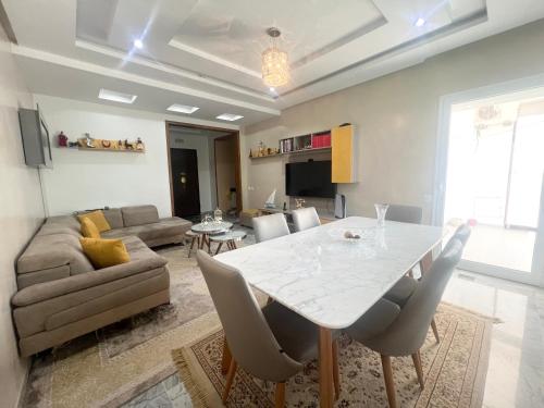 Μια τηλεόραση ή/και κέντρο ψυχαγωγίας στο nice apartement