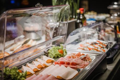 Menjar a l'hotel o a prop