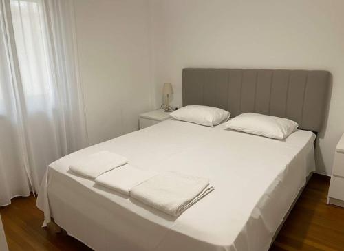 Modern Ease by the CoastFaliro 2Bed Gem