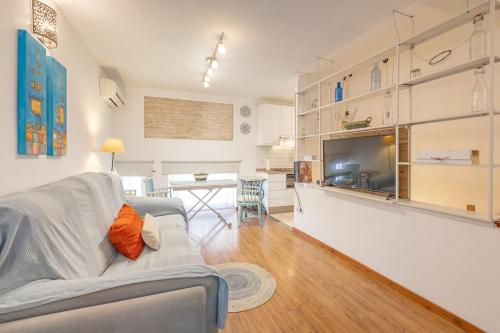 Justino Triana Center by Valcambre