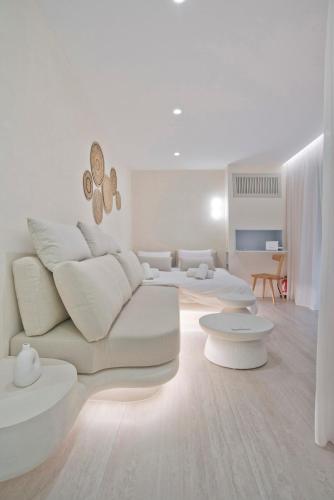 Radiant Voula Studio, a stone's throw from the Sea