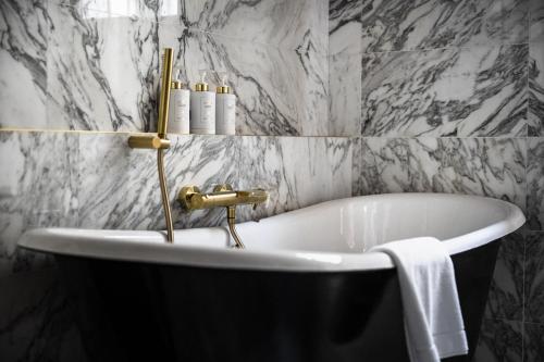 Ένα μπάνιο στο Maison Maubreuil