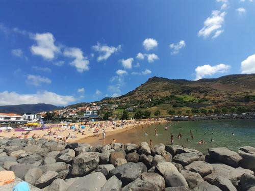 GuestRedy - A Modern Stay in Machico