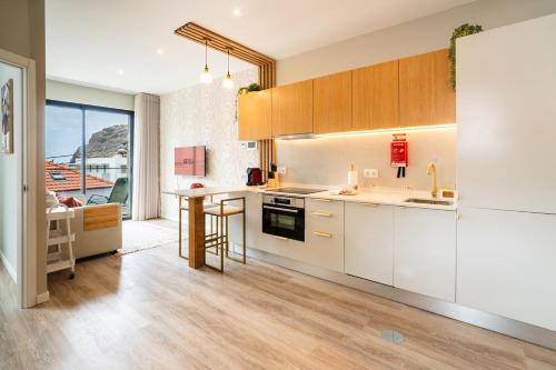 GuestRedy - A Modern Stay in Machico