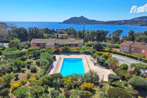 Apt 4 guests sea view pool & beaches