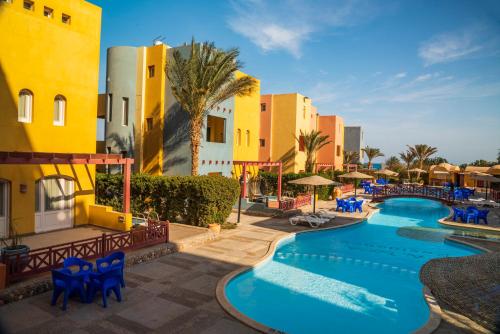 Bazén v ubytování Al Dora Resort Hurghada nebo v jeho okolí