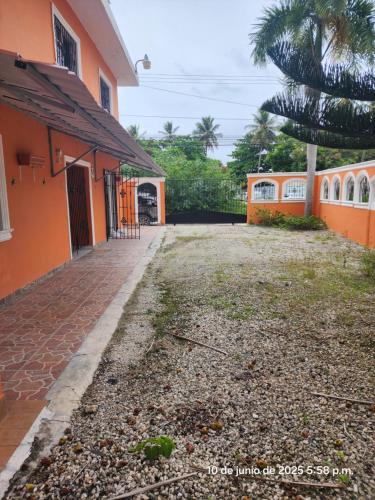 Das Gebäude in dem sich die Ferienwohnung befindet