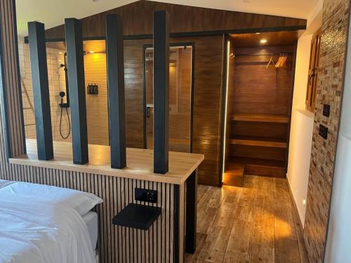 Postel nebo postele na pokoji v ubytování Aventura el Bombón, Cabaña Wellness con Sauna y Ritual de Hielo en Cabo de Gata