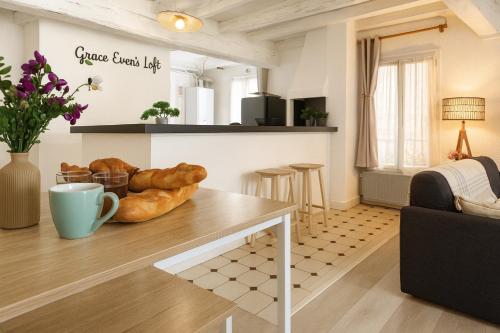Gallery image of Grace Even's Loft - Charme Médiéval & Confort Moderne - Wi-Fi Fibre, Netflix & Cuisine Équipée - Séjour Idéal en Duo ou Solo in Donnemarie-en-Montois