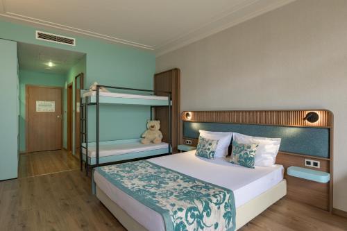 Photo de la galerie de l'établissement Kristal Hotel - All inclusive - Fully renovated rooms 2025, aux Sables d'or