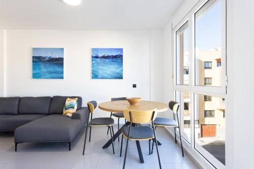 Home2Book Modern Retreat with Pool & Terrace